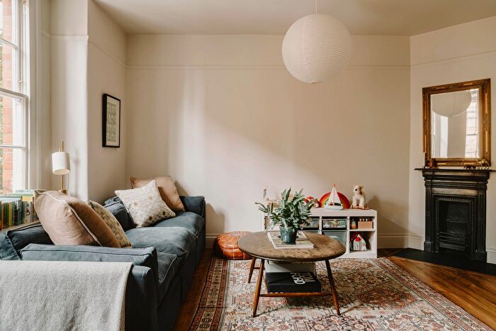 2 Bedroom Flat For Sale In Taplow House Ii, London, E2
