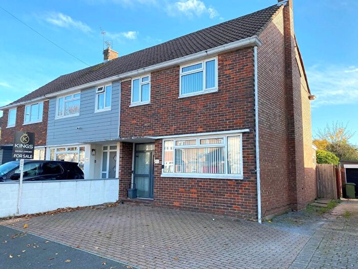 3 Bedroom End Of Terrace House For Sale In Lealand Road, Drayton, Hampshire, PO6