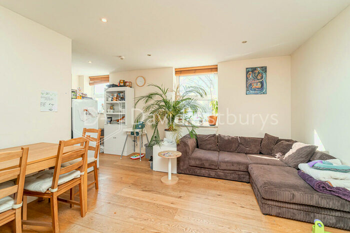 2 Bedroom Apartment To Rent In High Street, Hornsey, London, N8