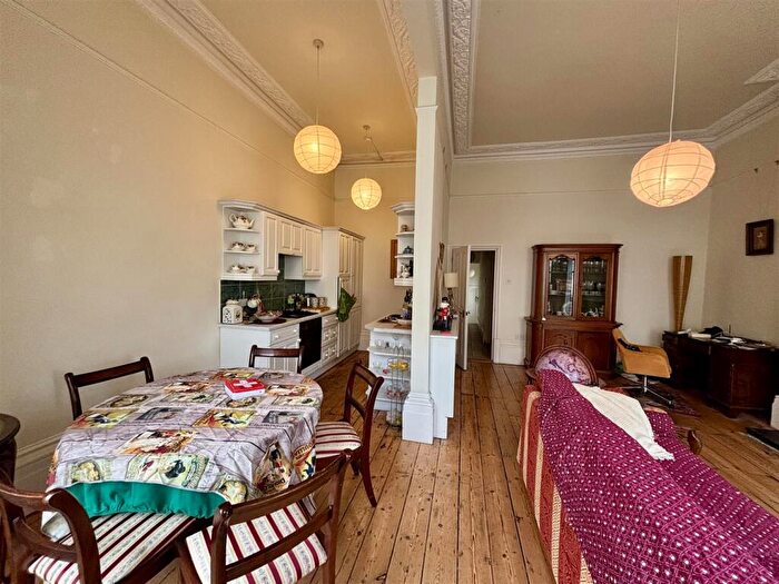 2 Bedroom Apartment To Rent In Brunswick Place, Hove, BN3