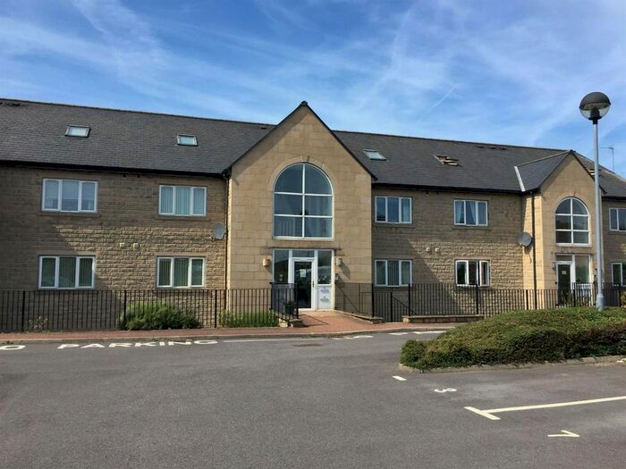 2 Bedroom Flat To Rent In Flat, Staincliffe View, Staincliffe Road, Dewsbury, WF13