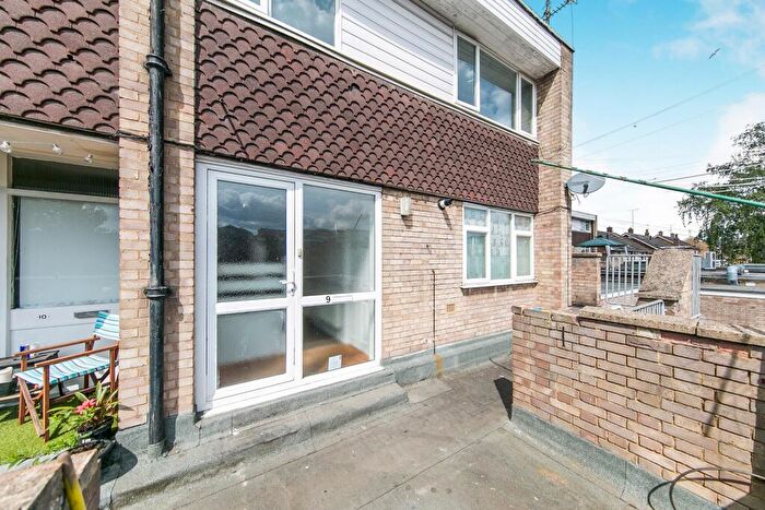 3 Bedroom Flat To Rent In Ellenbrook Green, Ipswich, IP2