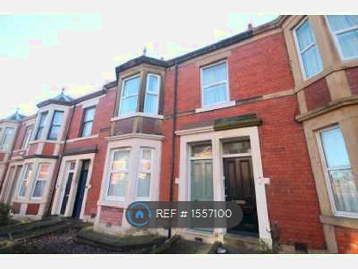 5 Bedroom Maisonette To Rent In Ashleigh Grove, Newcastle Upon Tyne, NE2