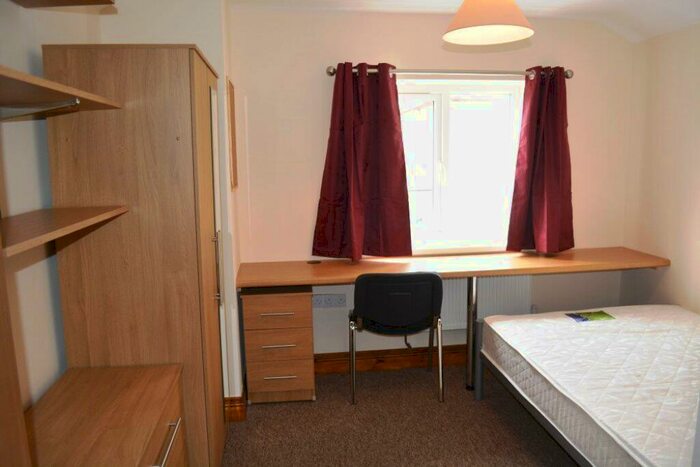 8 Bedroom Terraced House To Rent In Flora Street, Cathays, CF24