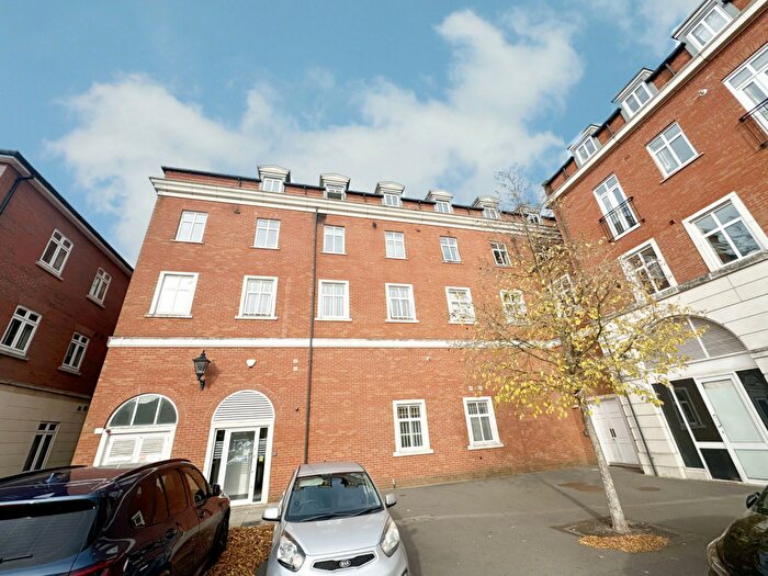 2 Bedroom Flat For Sale In Market House, Main Street, Dickens Heath, B90