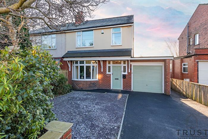 3 Bedroom Semi-Detached House For Sale In Flash Lane, Mirfield, WF14