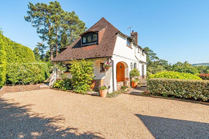 4 Bedroom Detached House For Sale In Sandgate Lane, Storrington, RH20