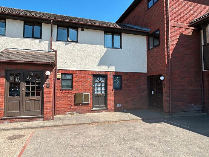 1 Bedroom Flat To Rent In Jutsums Lane, Romford, RM7