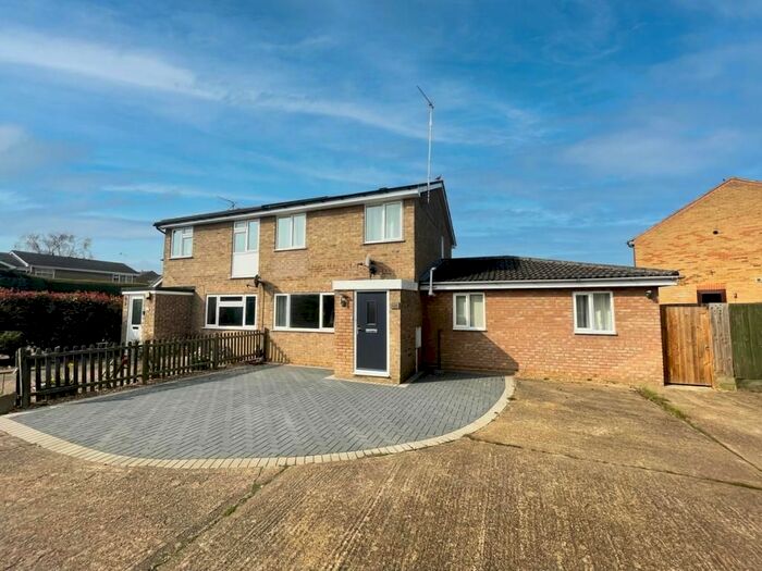 4 Bedroom Semi-Detached House To Rent In Carey Way, Olney, MK46