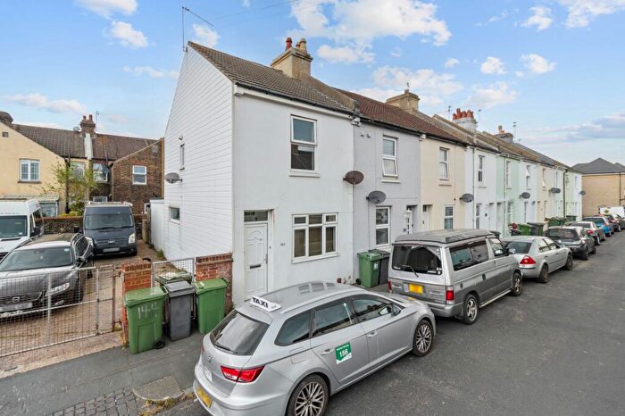 2 Bedroom End Of Terrace House For Sale In Longstone Road, Eastbourne, BN22