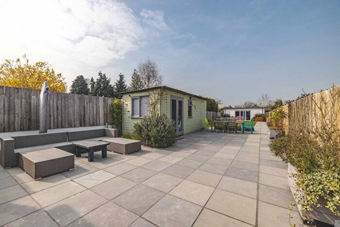 3 Bedroom Semi-Detached Bungalow For Sale In Stonecroft Avenue, Iver, SL0