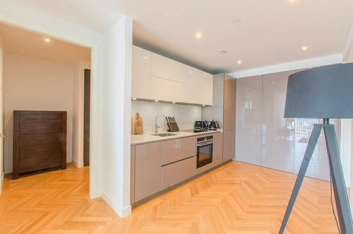 1 Bedroom Flat To Rent In Southwark Bridge Road, Southwark, London, SE1