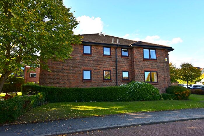 2 Bedroom Property For Sale In First Avenue, Watford, WD25