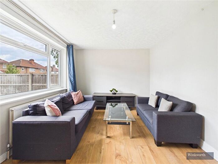 3 Bedroom Semi Detached House For Sale In Hampden Road, Harrow, HA3