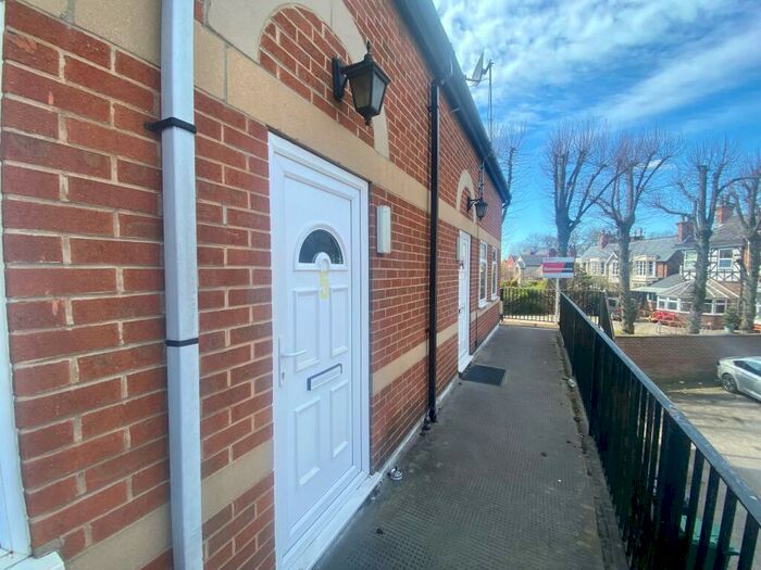 3 Bedroom House To Rent In &#;pppw Lowater Street, Carlton, NG4