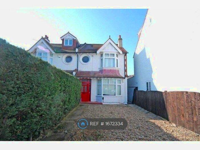 2 Bedroom Flat To Rent In West Barnes Lane, New Malden, KT3