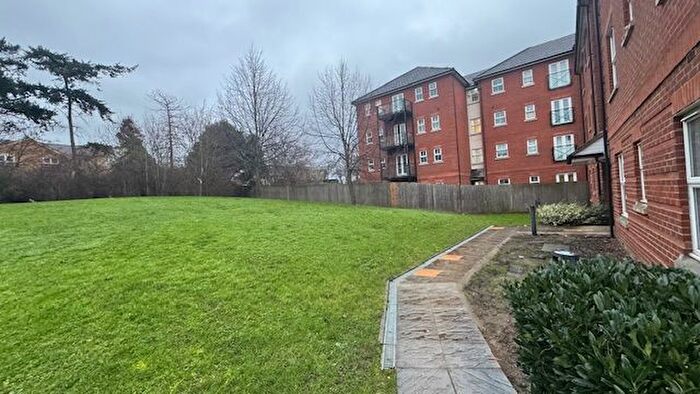 2 Bedroom Flat To Rent In Piper Way, Ilford, IG1