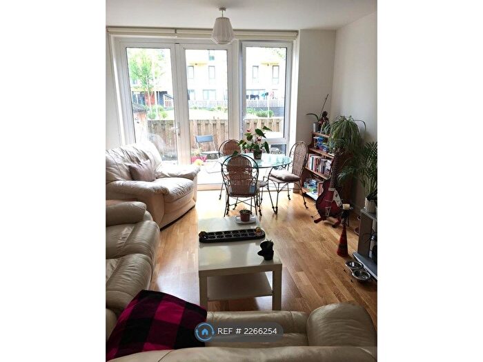 3 Bedroom Flat To Rent In Killick Way, London, E1