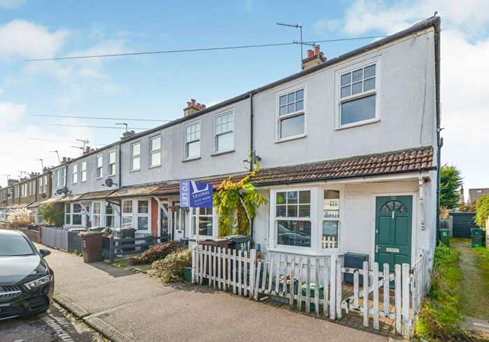 2 Bedroom End Of Terrace House To Rent In Wellington Road, AL1