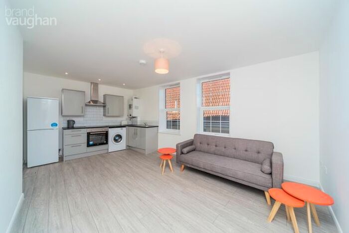 3 Bedroom Flat To Rent In Freshfield Road, Brighton, BN2