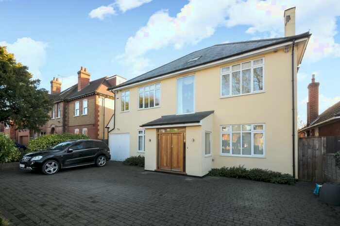 5 Bedroom Detached House To Rent In Mile House Lane St. Albans, AL1