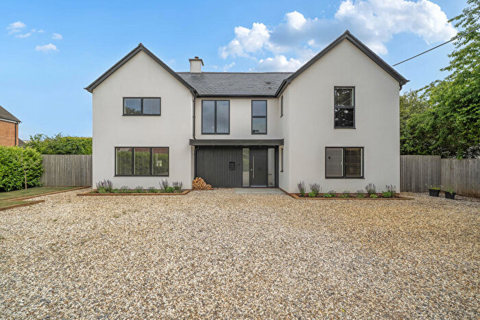4 Bedroom Detached House For Sale In Chapmans Lane, Deddington, OX15