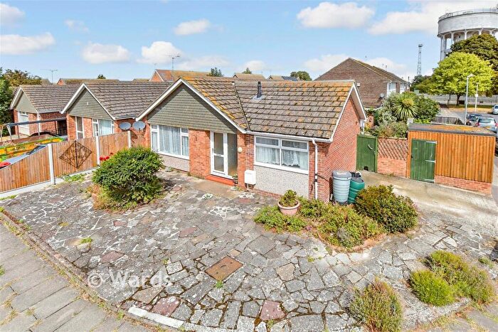 2 Bedroom Detached Bungalow For Sale In Chestnut Drive, Broadstairs, Kent, CT10