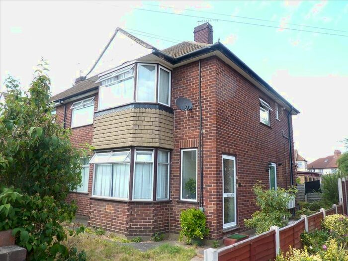 2 Bedroom Flat To Rent In Park Way, Feltham, TW14