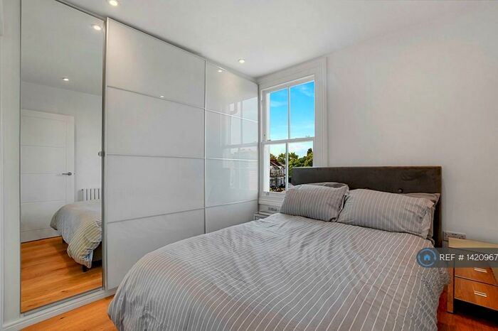 2 Bedroom Flat To Rent In Bouverie Road, London, N16