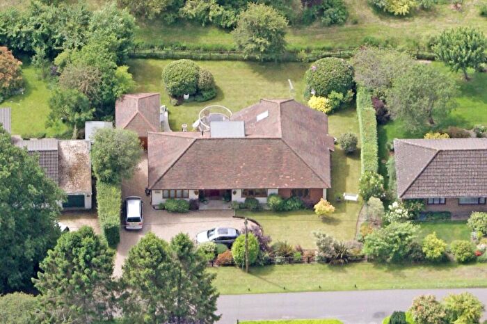 4 Bedroom Detached House For Sale In Crampmoor Lane, Crampmoor, Romsey, Hampshire, SO51