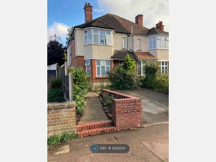 1 Bedroom Flat To Rent In Walkern Road, Stevenage, SG1