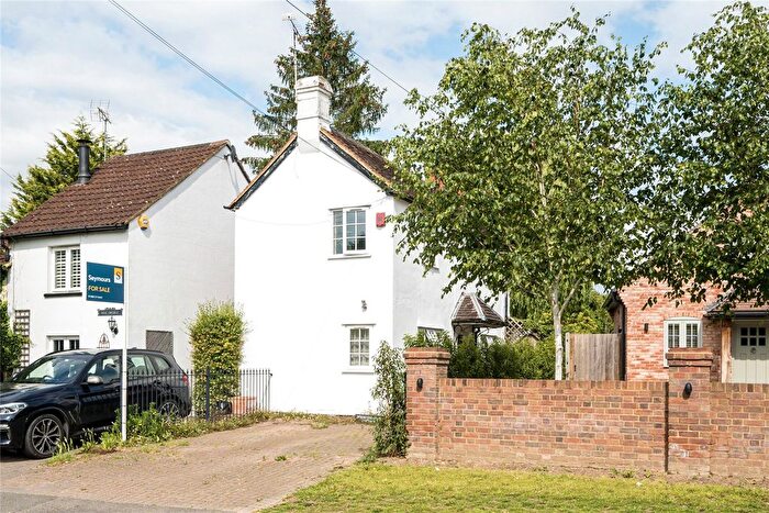 2 Bedroom Link Detached House For Sale In West Clandon, Surrey, GU4