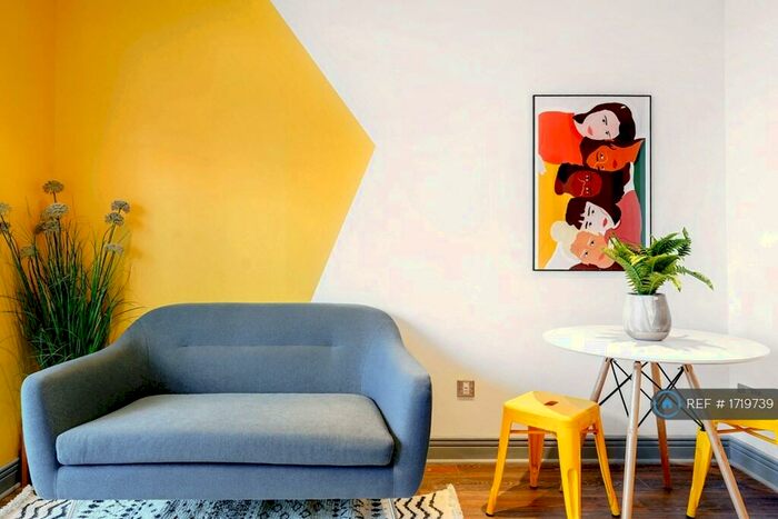 2 Bedroom Flat To Rent In Gerry Raffles Square, London, E15