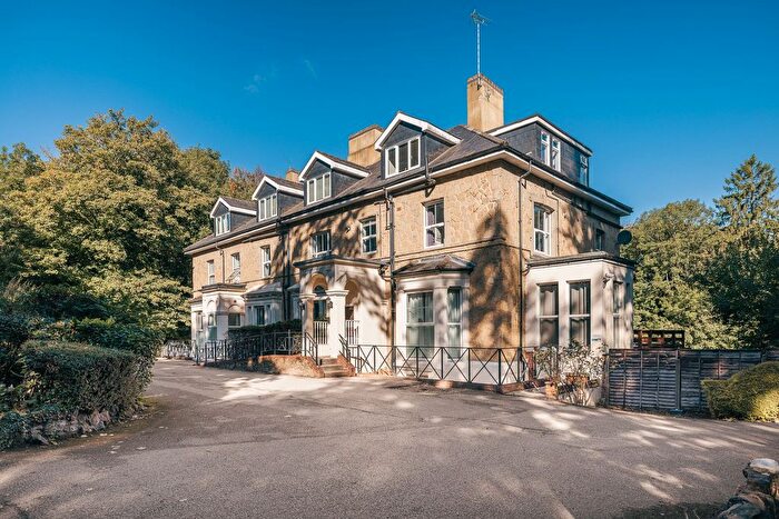2 Bedroom Flat For Sale In Nutfield Road, Hunters Lodge Nutfield Road, RH1
