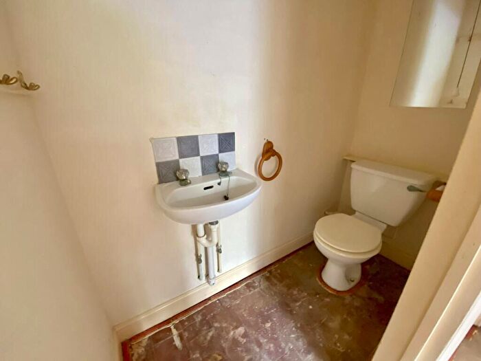 4 Bedroom Detached House For Sale In Roman Bank, Moulton Seas End, Spalding, Lincolnshire, PE12