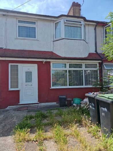 4 Bedroom Detached House To Rent In Leyburn Road, London, N18