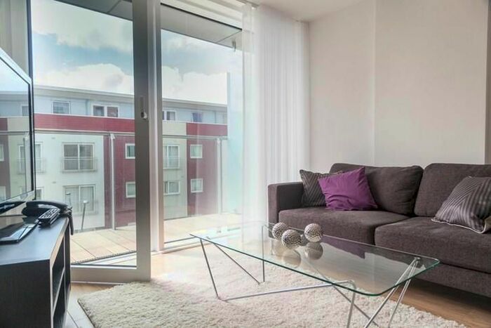 1 Bedroom Flat To Rent In Station Approach, Epsom, Surrey, London, KT19