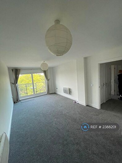2 Bedroom Flat To Rent In Gisors Road, Southsea, PO4