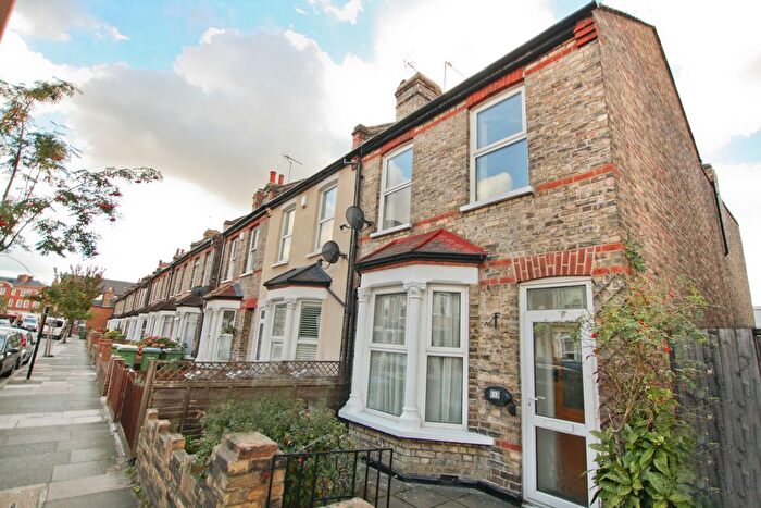 3 Bedroom Detached House To Rent In Blunts Road, Eltham, SE9
