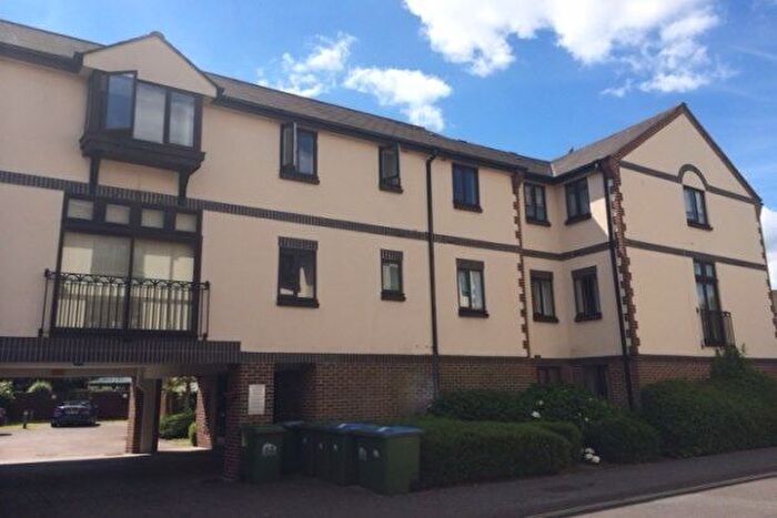3 Bedroom Flat To Rent In Mayfair Gardens, Southampton, SO15