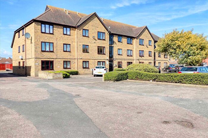 1 Bedroom Flat For Sale In Empire Court, Clacton On Sea, CO15