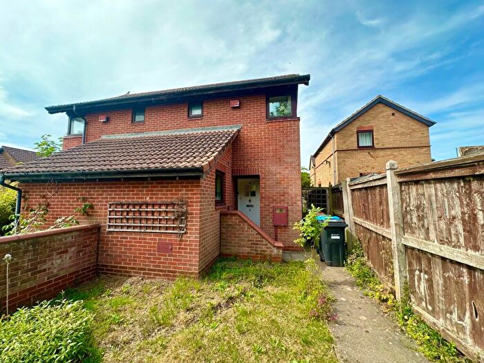 1 Bedroom Semi-Detached House To Rent In Phillip Court, Shenley Church End, Milton Keynes, MK5