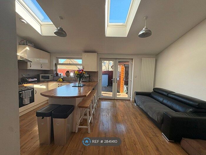 3 Bedroom Semi Detached House To Rent In Crowther Court, Shenley Lodge, Milton Keynes, MK5