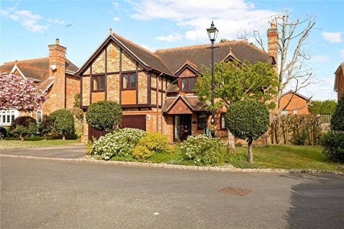 5 Bedroom Detached House For Sale In Folly Orchard, Wokingham, Berkshire, RG41