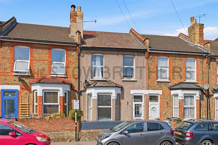 3 Bedroom House To Rent In Higham Hill Road, Walthamstow, London, E17