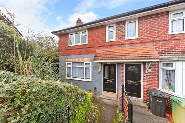 2 Bedroom End Of Terrace House To Rent In Greystone Mount, Leeds, LS15