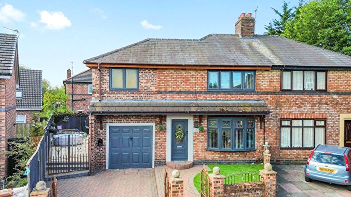 4 Bedroom Semi-Detached House For Sale In Greenbank Crescent, St. Helens, WA10