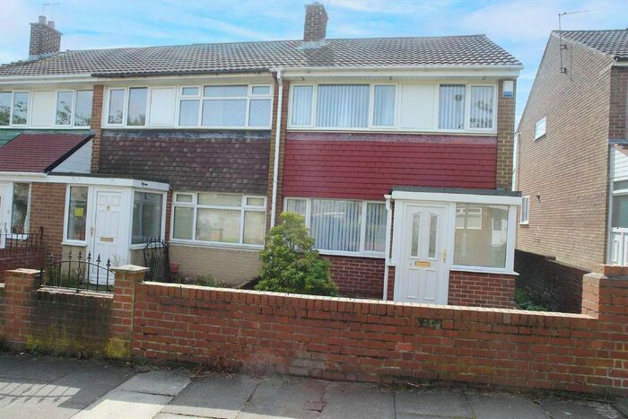 3 Bedroom End Of Terrace House To Rent In Oakwood, Leam Lane Estate, Gateshead, NE10