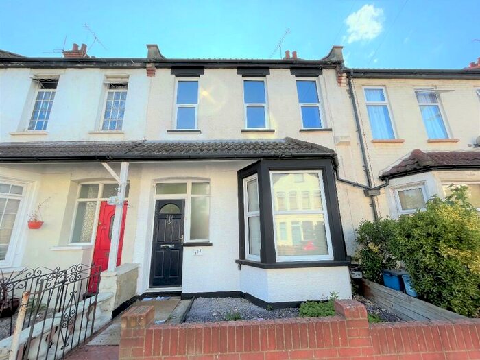3 Bedroom Terraced House To Rent In Hainault Avenue, Westcliff-On-Sea, Essex, SS0