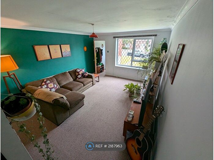 2 Bedroom Terraced House To Rent In St Matthias Terrace, Leeds, LS4